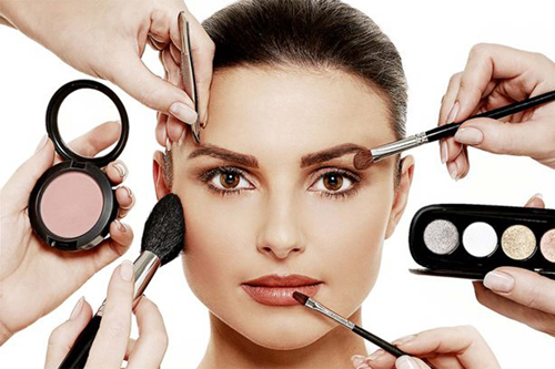 Tuyển dụng makup viên chuyên nghiệp